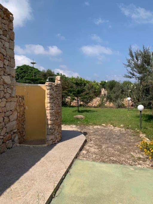 Villa Maveda, Un Dammuso Immerso Nel Verde Lampedusa Exterior foto